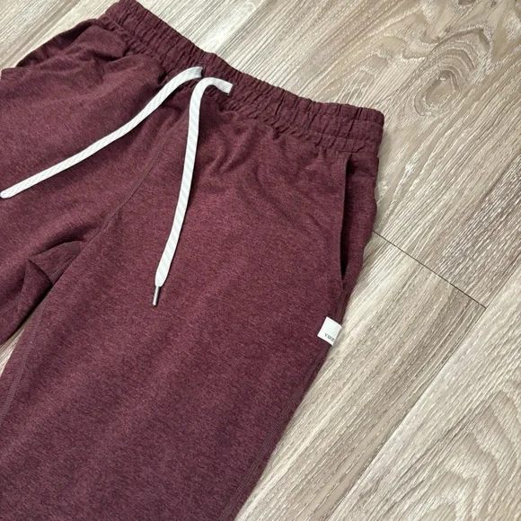 Vuori Dream Knit Performance Jogger in Elderberry Heather - Picture 3 of 9